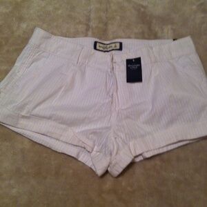 Abercrombie & Fitch white shorts